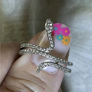 Designer inspired serpent CZ sterling silver ring. Sz 7